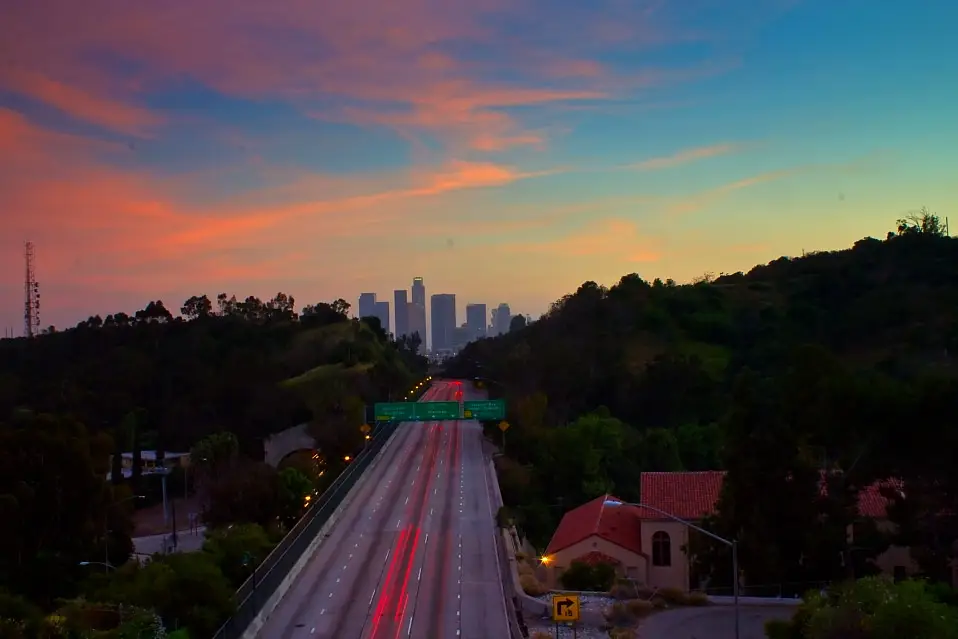 5632837022_5019378003_b