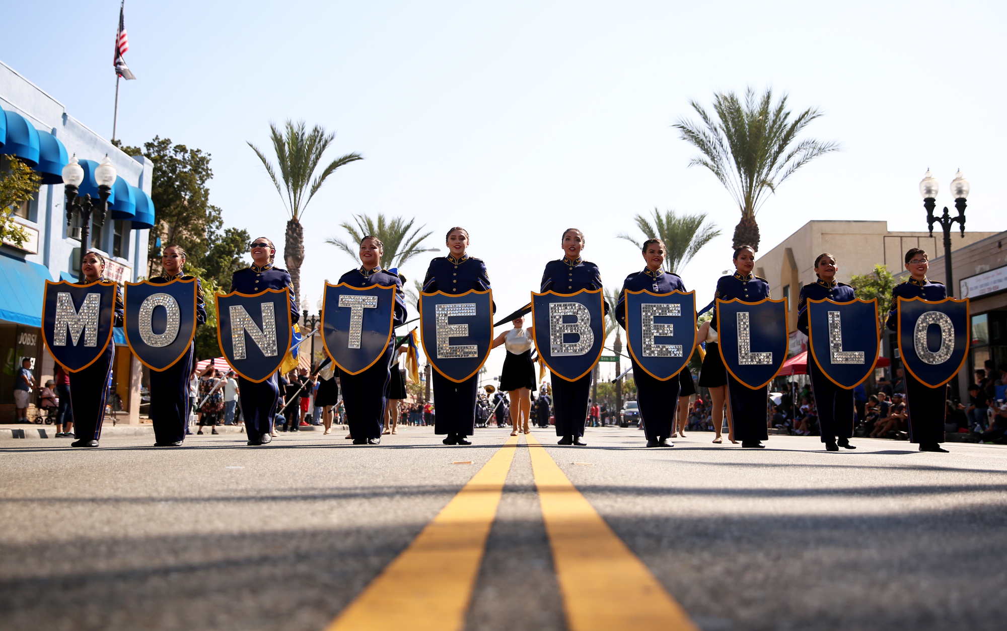 1015_NWS_WDN-L-MTBPARADE-TS